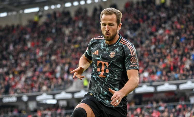 但他的表现 但他的表现