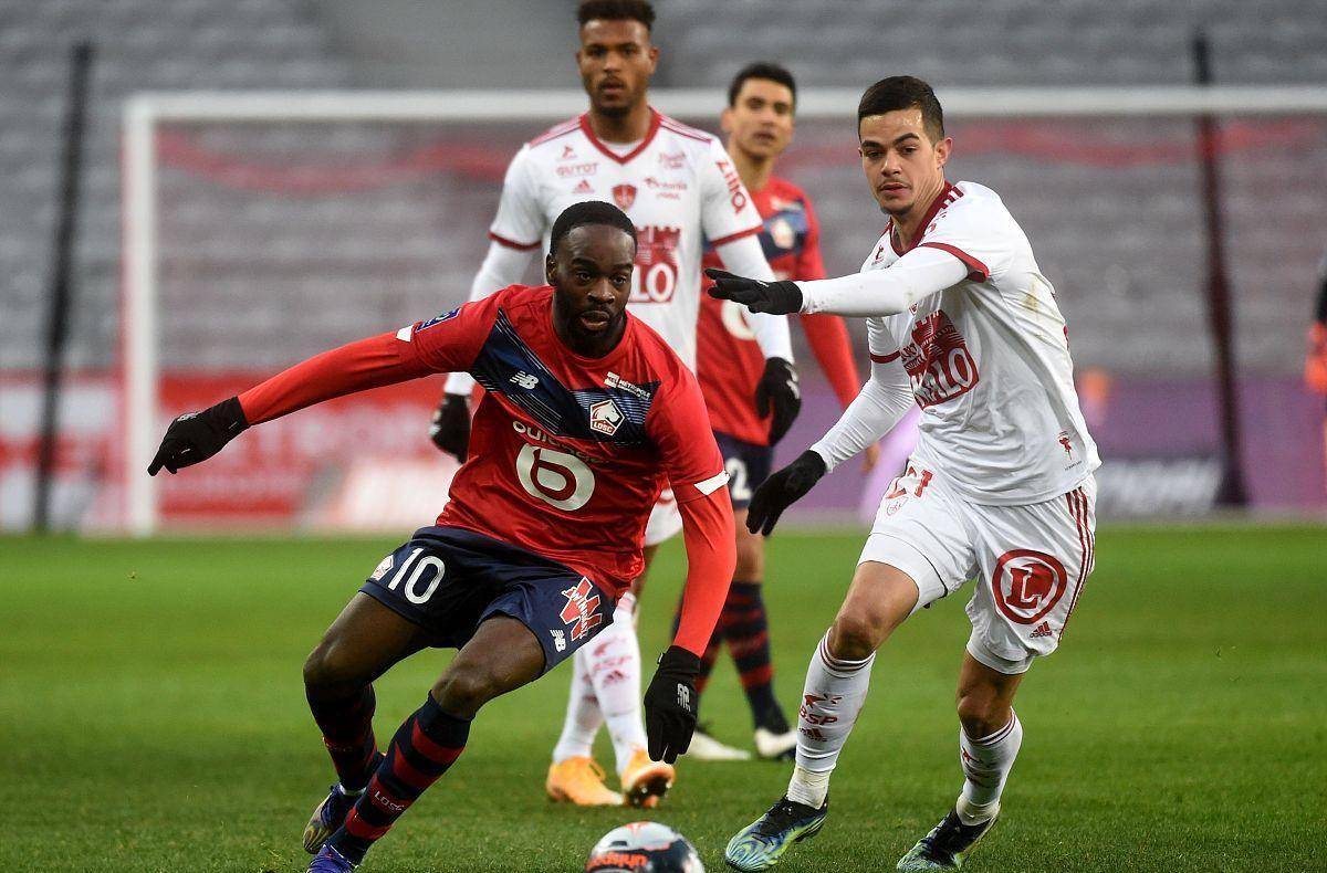 仅展现了他 仅展现了他